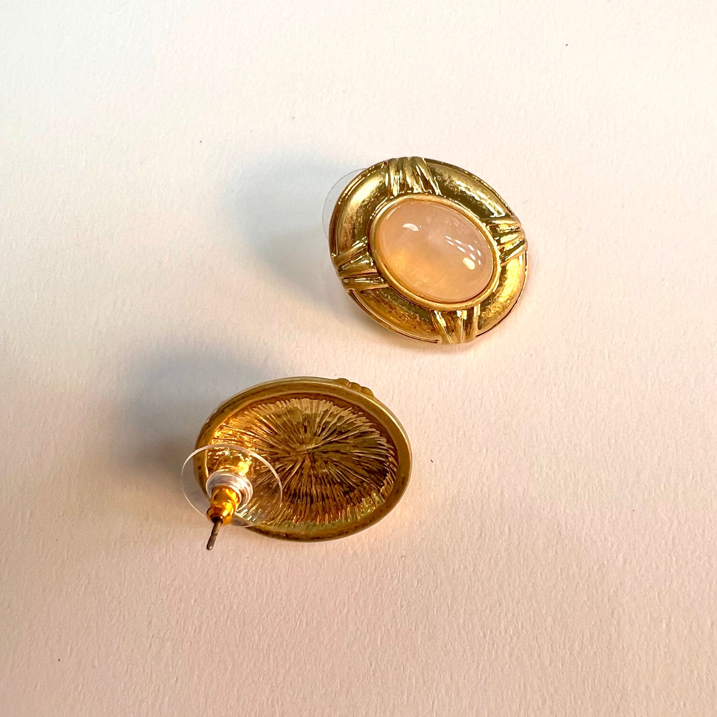 Vintage Shield Oval Stud Earrings – Limited Edition