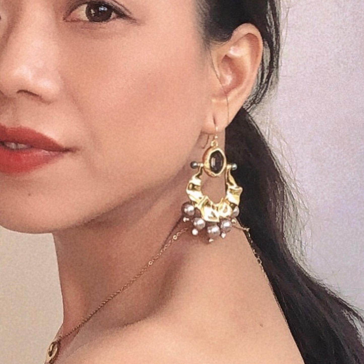 Baroque Revival Pearl Drop Earrings – Gold-Plated with Twisted Draped Detail