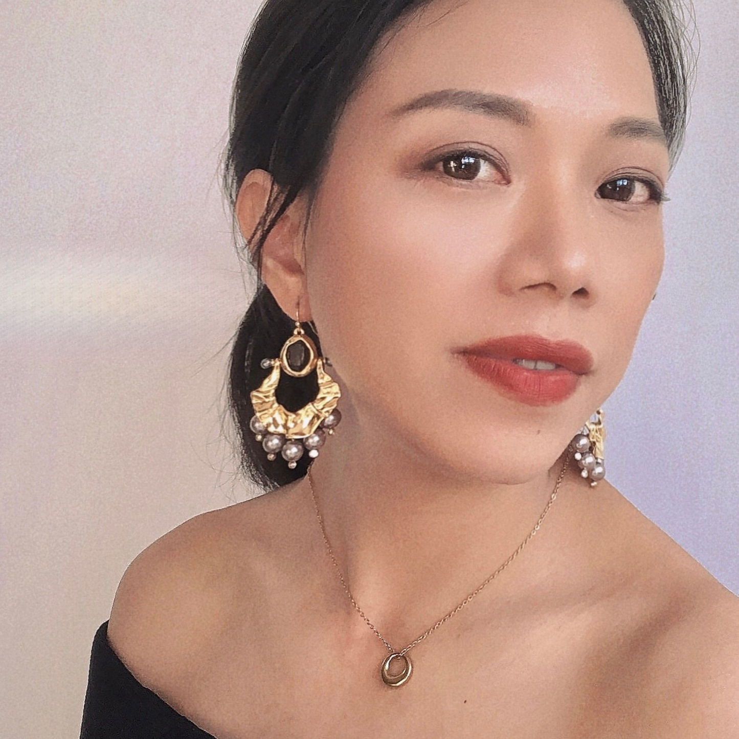 Baroque Revival Pearl Drop Earrings – Gold-Plated with Twisted Draped Detail