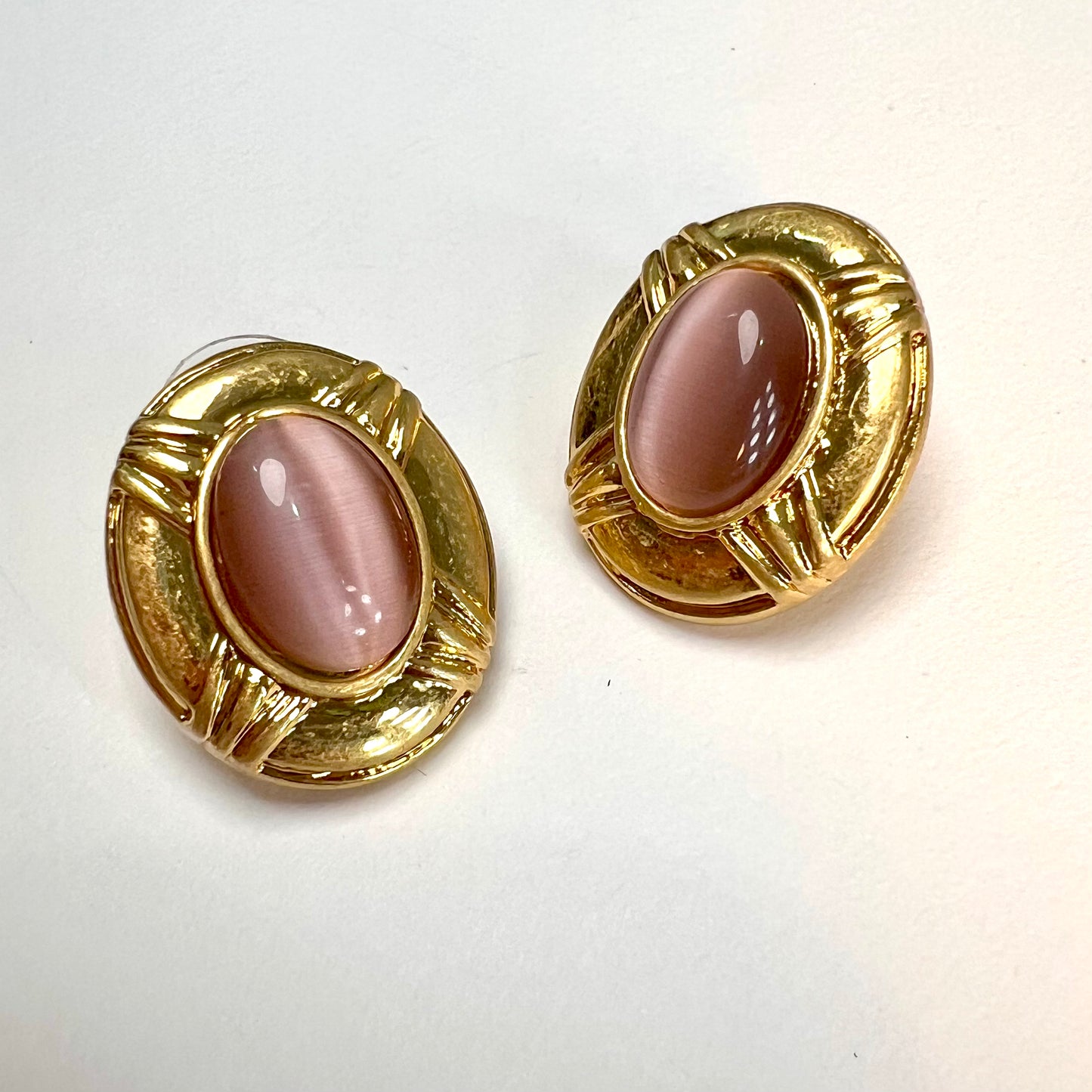 Vintage Shield Oval Stud Earrings – Limited Edition
