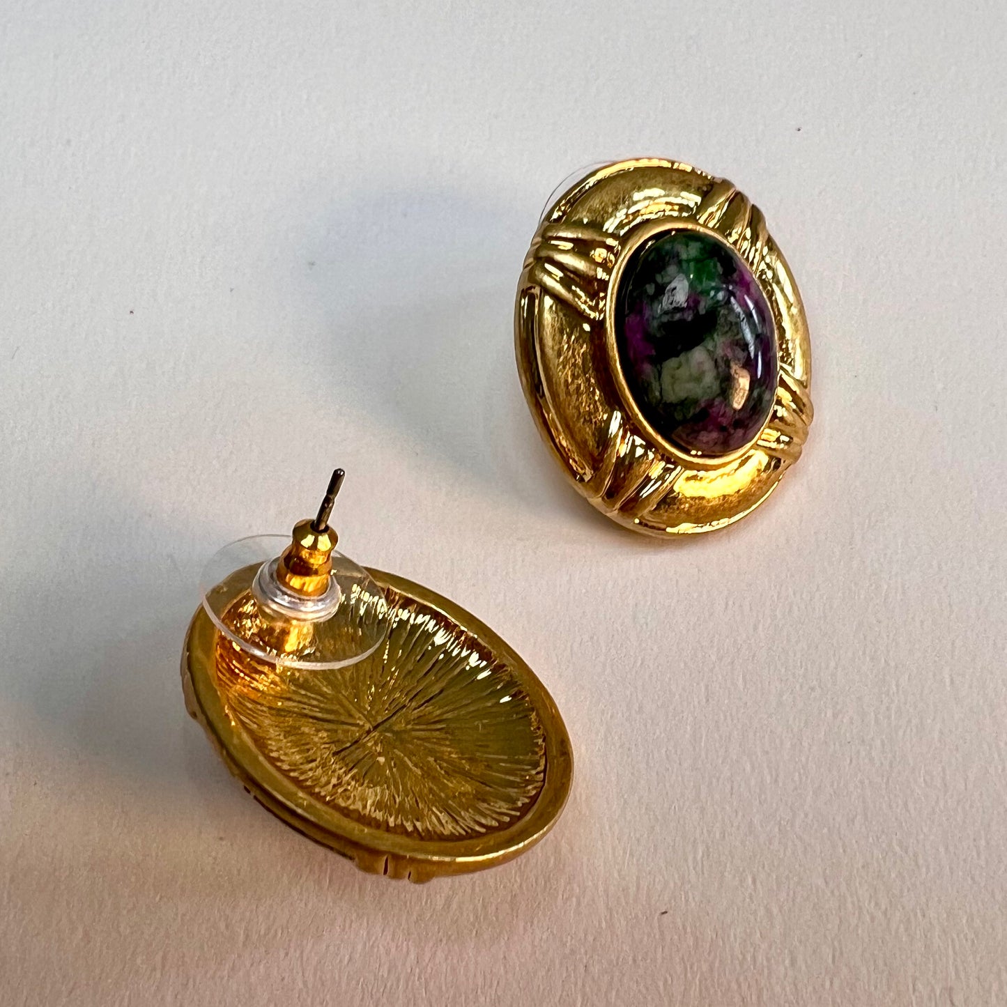 Vintage Shield Oval Stud Earrings – Limited Edition