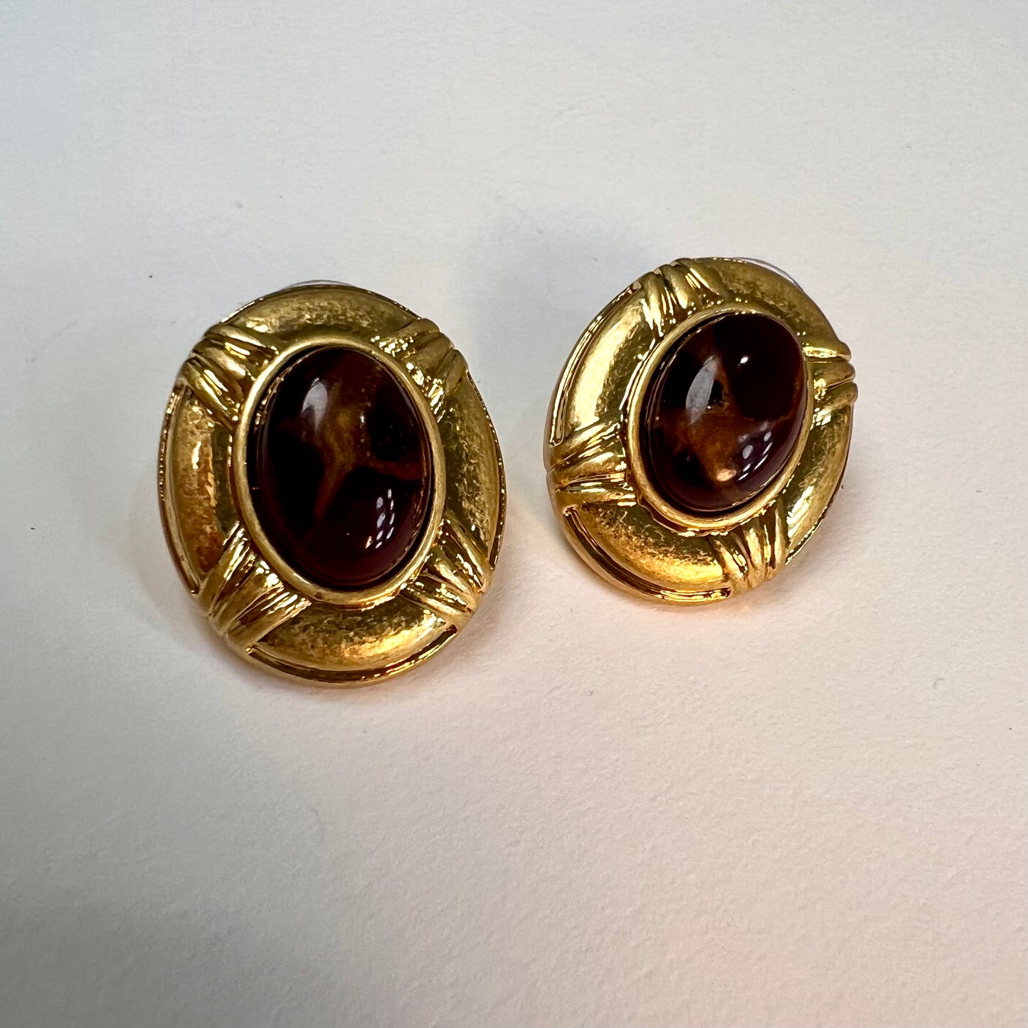 Vintage Shield Oval Stud Earrings – Limited Edition
