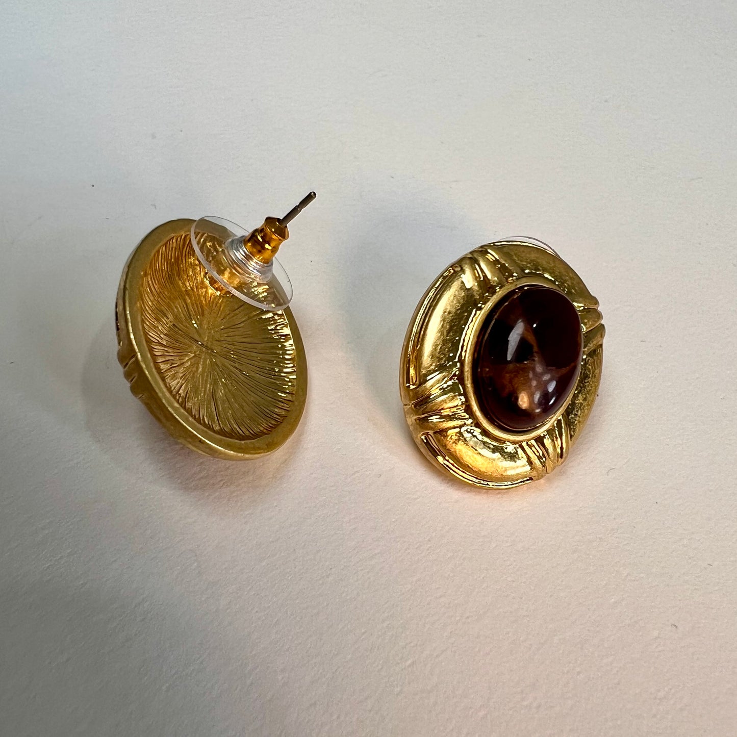 Vintage Shield Oval Stud Earrings – Limited Edition