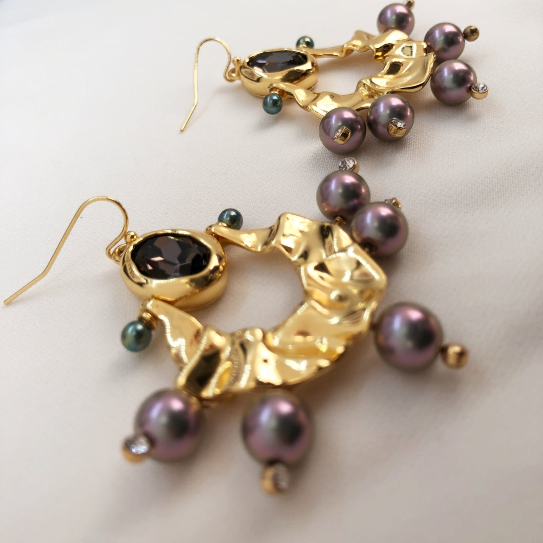 Baroque Revival Pearl Drop Earrings – Gold-Plated with Twisted Draped Detail