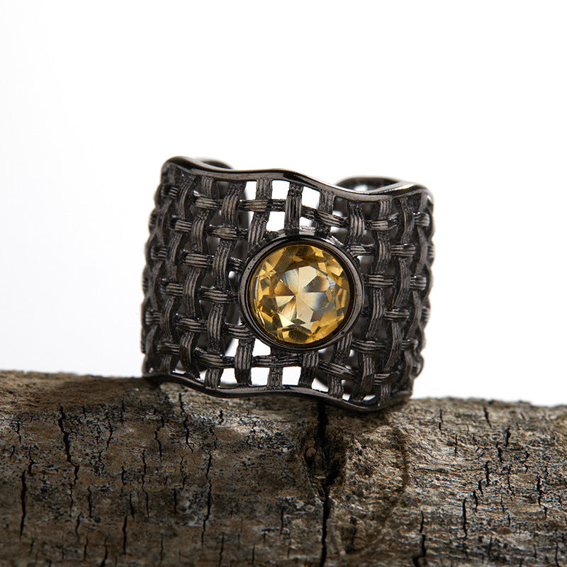 Vintage intricate 925 silver ring with crystal set